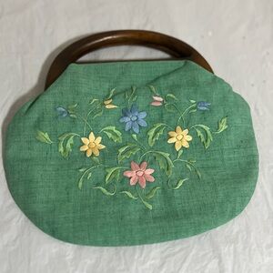 Vintage Elegant Green Floral Embroidered Clutch with Wooden Handle
